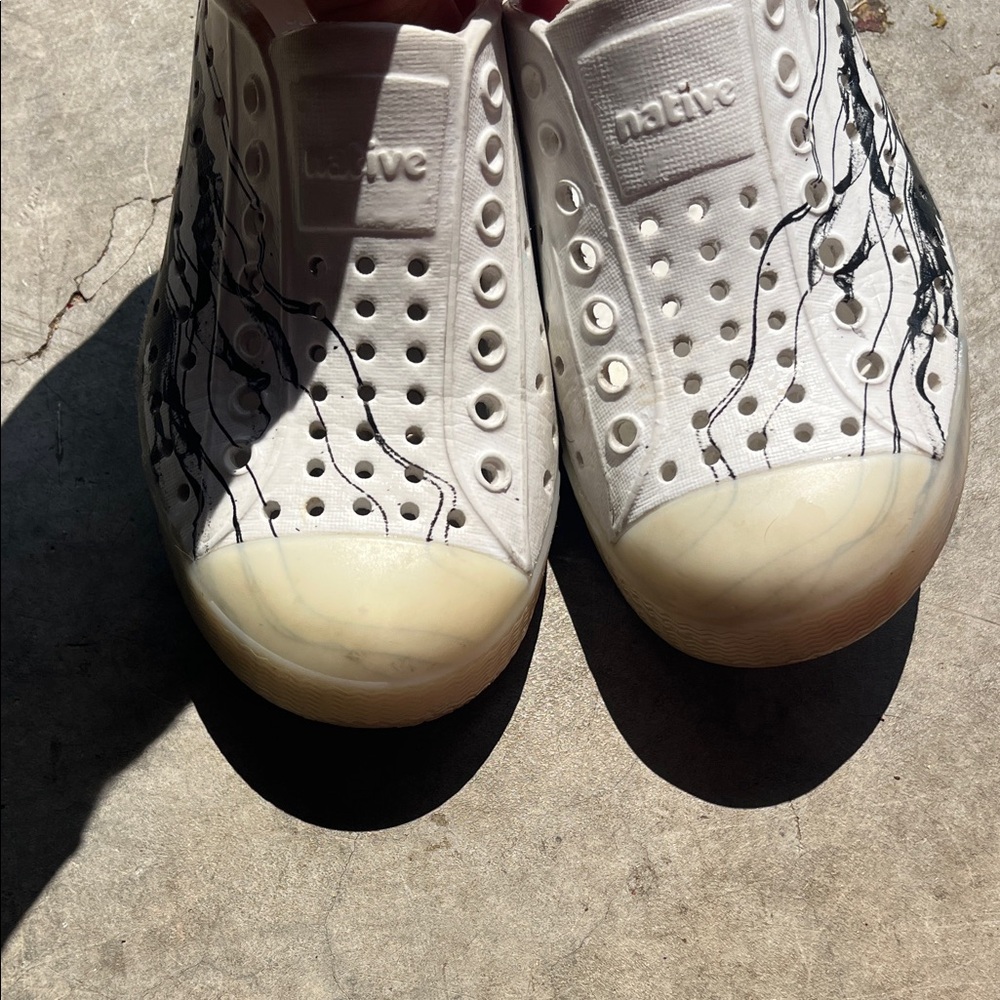Native White Slip-Ons with Black Artistic Pattern toddler shoe size 10 - Picture 8 of 10